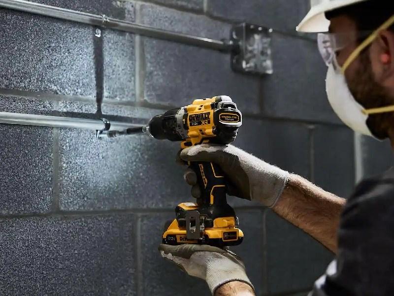 دریل پیچ گوشتی چکشی شارژی ماکیتا